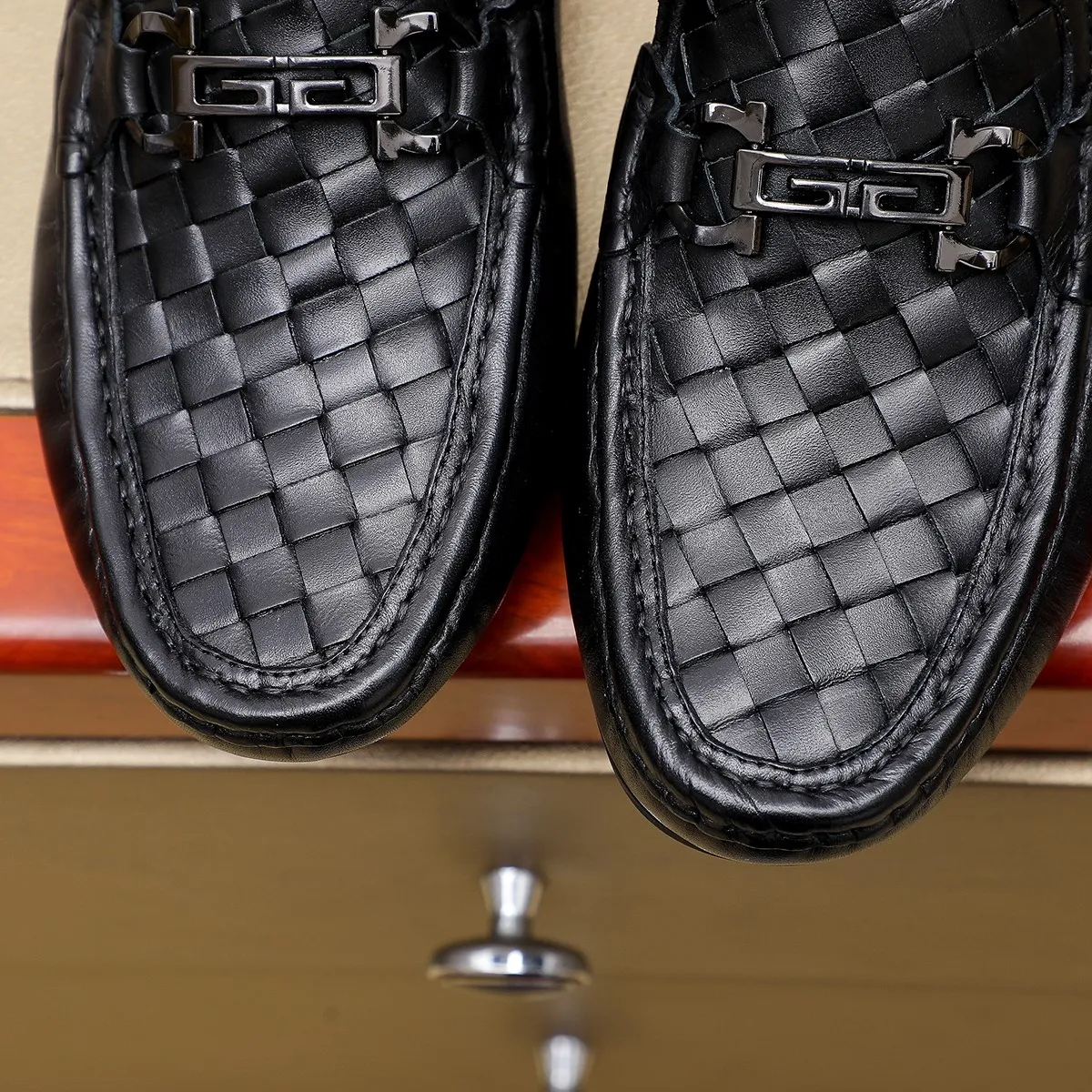 Men's shoes 💰360 [BV] 👟👟 Italian luxury brand Made with imported cowhide technology to highlight high-end men's taste of light luxury life [color] [color] Masters with ten years of manual experience create classic weaving 🌴 The inner top layer 🐷 lining 💯😘 The top quality inherits the brand craftsmanship! Black, size 38-45…